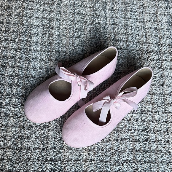 Elegant Pink Women's Shoes with Bow Detail - Picture 1 of 4